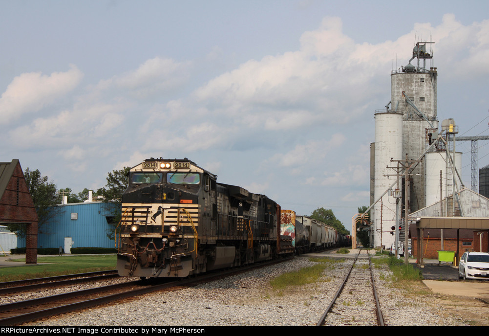 Westbound Norfolk Southern